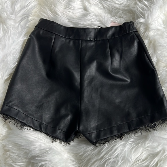 Small Superdown black hot shorts - Picture 2 of 4